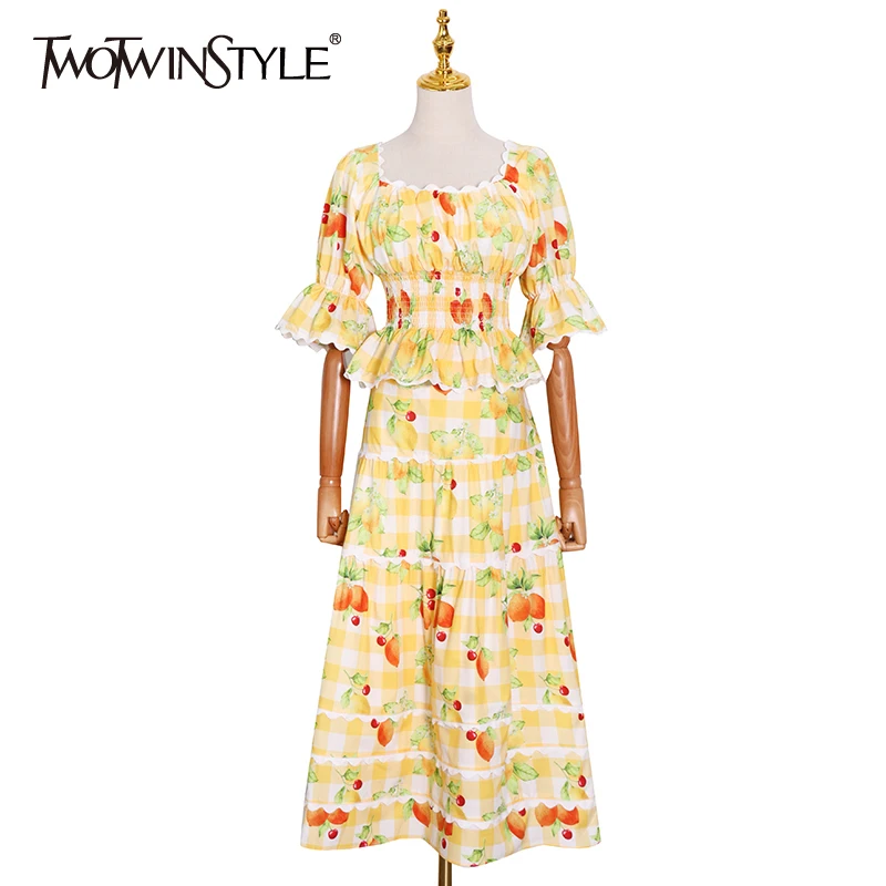 TWOTWINSTYLE Elegant Print Two Piece Set For Women Square Collar Short Shirt High Waist Skirt Hit Color Sets Female 2021 New
TWOTWINSTYLE Elegant Print Two Piece Set For Women Square Collar Short Shirt High Waist Skirt Hit Color Sets Female 2021 New