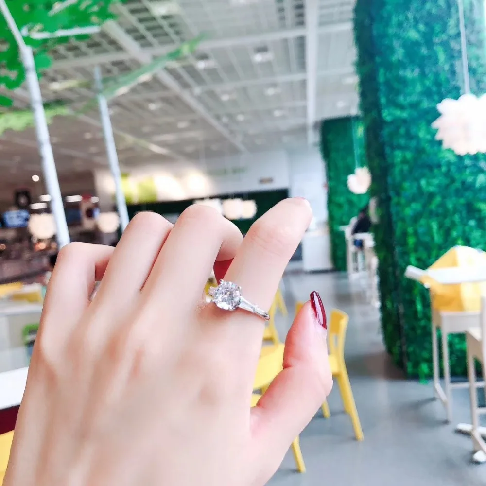 YTF124 925silver Classic Enaagement Ring White Cubic Zircon Female Women Weding Band Rings Jewelry 
YTF124 925silver Classic Enaagement Ring White Cubic Zircon Female Women Weding Band Rings Jewelry