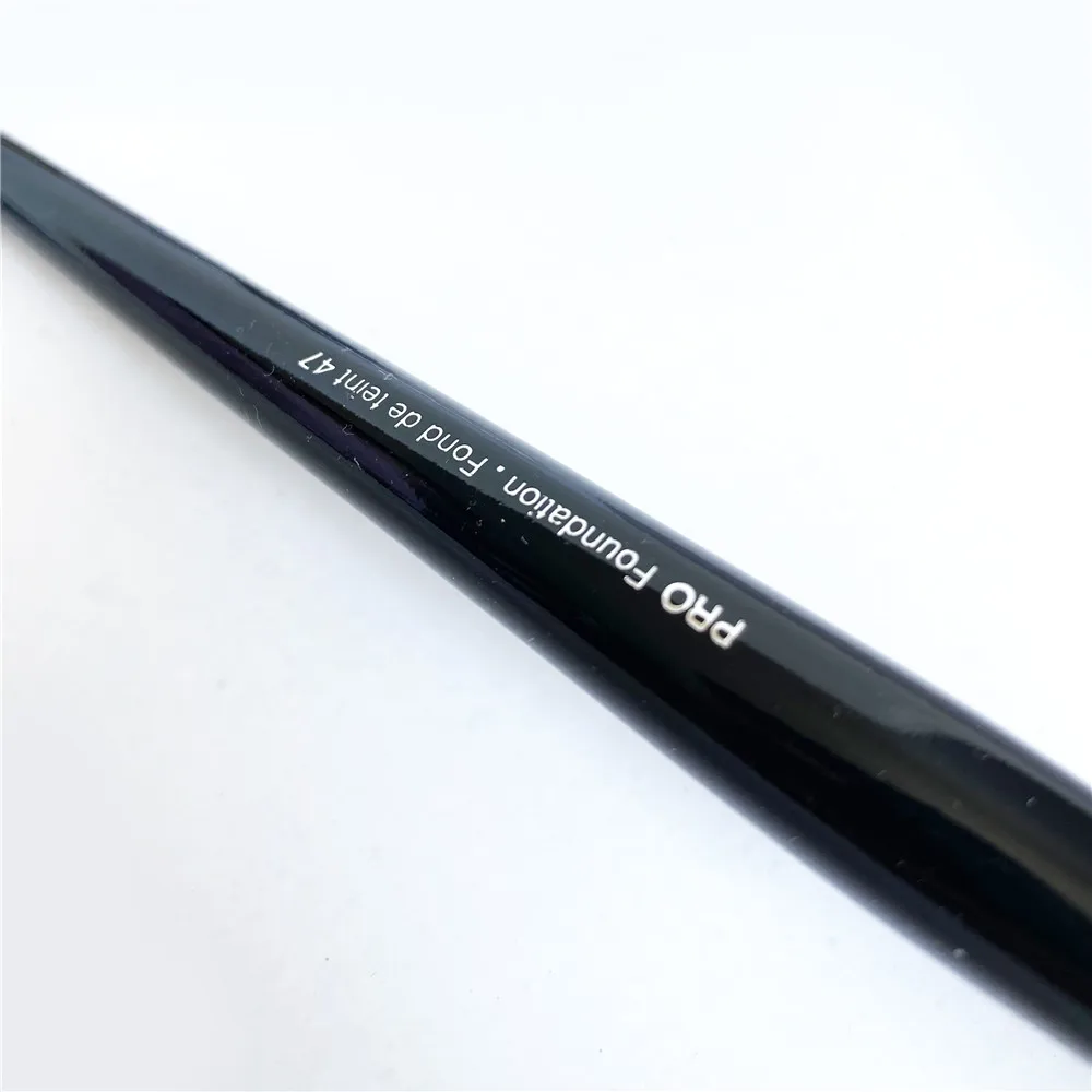 PRO Foundation Brush #47 - Even Coverage Liquid/Cream Foundation Contour Highlighter Makeup Brush
PRO Foundation Brush #47 - Even Coverage Liquid/Cream Foundation Contour Highlighter Makeup Brush