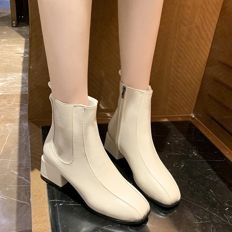 Женские кроссовки из флока, однотонные туфли без шнуровки, на толстом каблуке, из ПУ кожи, с низким квадратным носком, в римском стиле, прорез... 
Женские кроссовки из флока, однотонные туфли без шнуровки, на толстом каблуке, из ПУ кожи, с низким квадратным носком, в римском стиле, прорез...