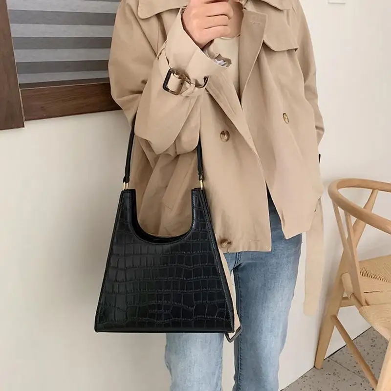 Quality Leather Pattern Stone Bag with shoulder strap For Women Designer bag Small Bags PU Leather Retro casual B1-53
Quality Leather Pattern Stone Bag with shoulder strap For Women Designer bag Small Bags PU Leather Retro casual B1-53