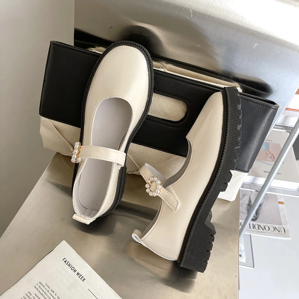 Simple small leather shoes women's shoes 2021 new fairy shoes gentle single shoes summer loafers Mary Jane shoes tide Z25
Simple small leather shoes women's shoes 2021 new fairy shoes gentle single shoes summer loafers Mary Jane shoes tide Z25