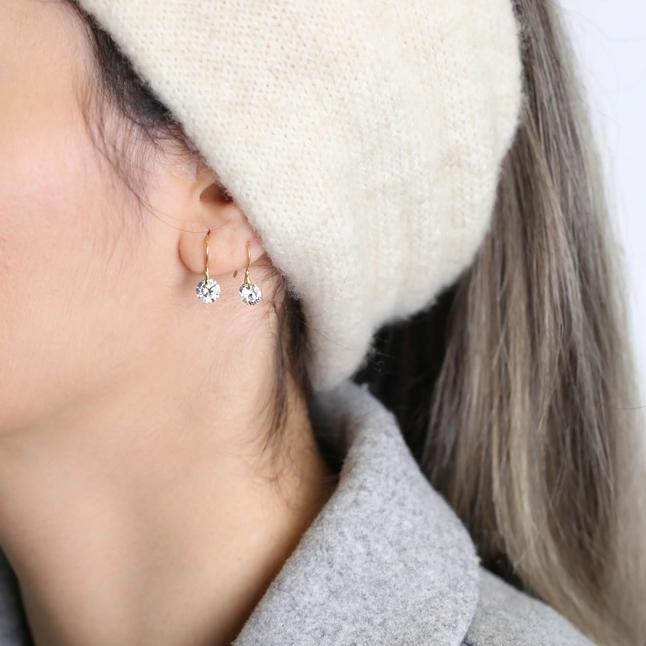 Hot Sale 925 Sterling Silver Elegant Design Zircon Stone Trendy Turkish Handmade Hook Earrings
Hot Sale 925 Sterling Silver Elegant Design Zircon Stone Trendy Turkish Handmade Hook Earrings