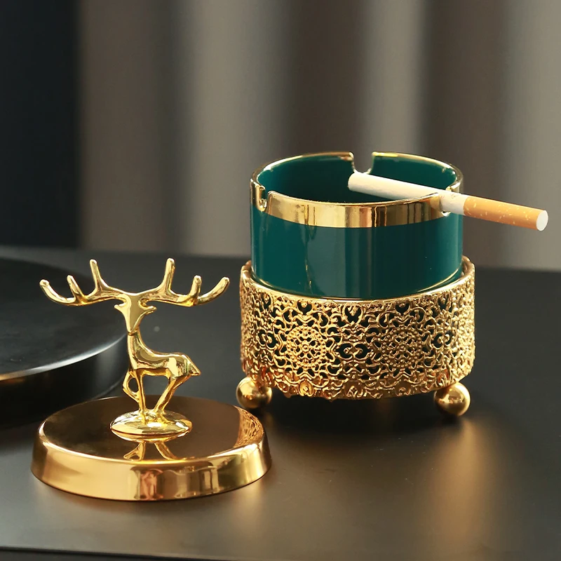 Luxury Deer Golden Hollow Lace Ashtray with Lid Decoration Living Room Elk Gold Frame Emerald Ceramic Ashtray Gift for Boyfriend
Luxury Deer Golden Hollow Lace Ashtray with Lid Decoration Living Room Elk Gold Frame Emerald Ceramic Ashtray Gift for Boyfriend
