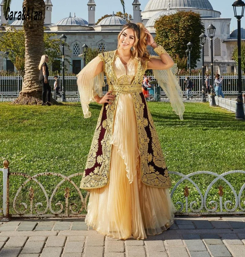 Gold Vestidos De Novia Kosovo Albanian Caftan Evening Dresses 2021 Long Sleeves Applique Robe De Soirée De Mariage Prom Gowns
Gold Vestidos De Novia Kosovo Albanian Caftan Evening Dresses 2021 Long Sleeves Applique Robe De Soirée De Mariage Prom Gowns