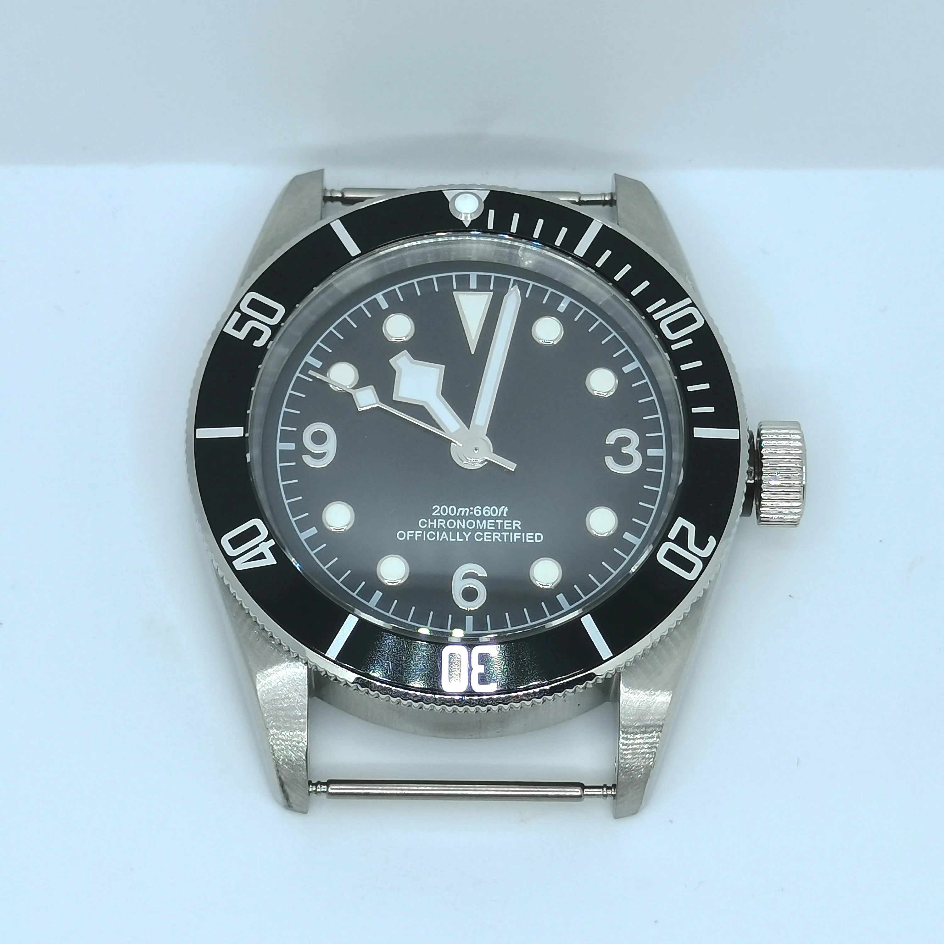 Чехол 41 мм 316 из нержавеющей стали с сапфировым стеклом 30,5 мм циферблат и стрелки подходят для ETA 2836 ST2130 Miyota8215 автоматический механизм
Чехол 41 мм 316 из нержавеющей стали с сапфировым стеклом 30,5 мм циферблат и стрелки подходят для ETA 2836 ST2130 Miyota8215 автоматический механизм