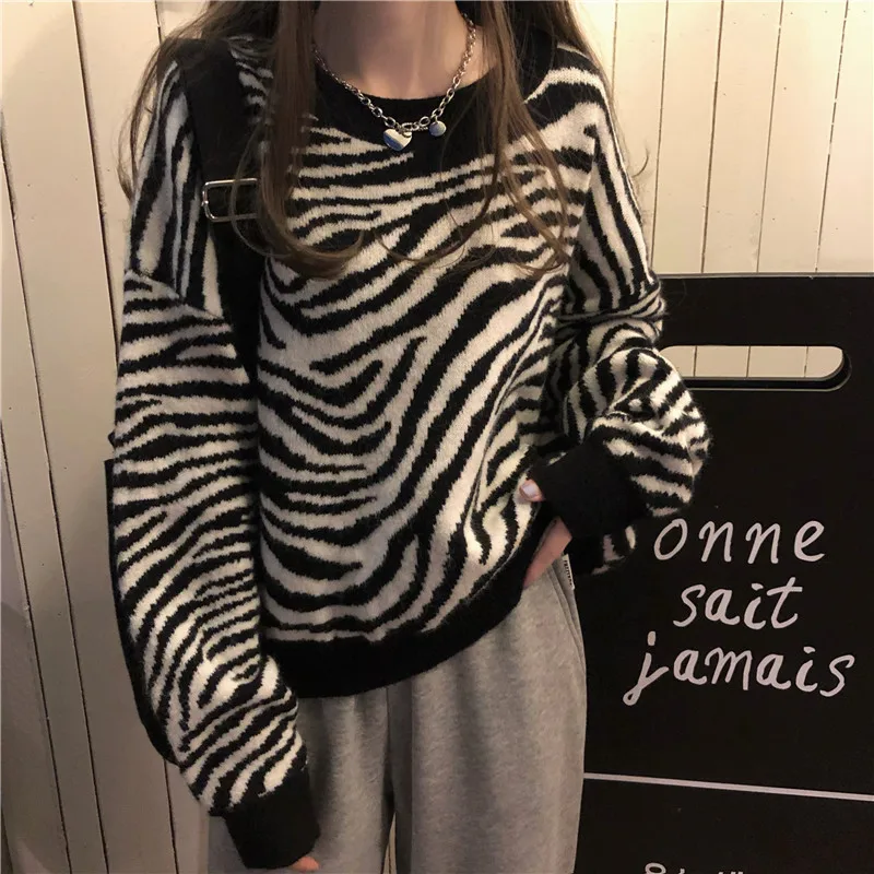 Oversized Sweater Women Harajuku Loose Pullovers Ladies Soft Striped Zebra Batwing Sleeve Chic Korean Tops 2020 Autumn
Oversized Sweater Women Harajuku Loose Pullovers Ladies Soft Striped Zebra Batwing Sleeve Chic Korean Tops 2020 Autumn