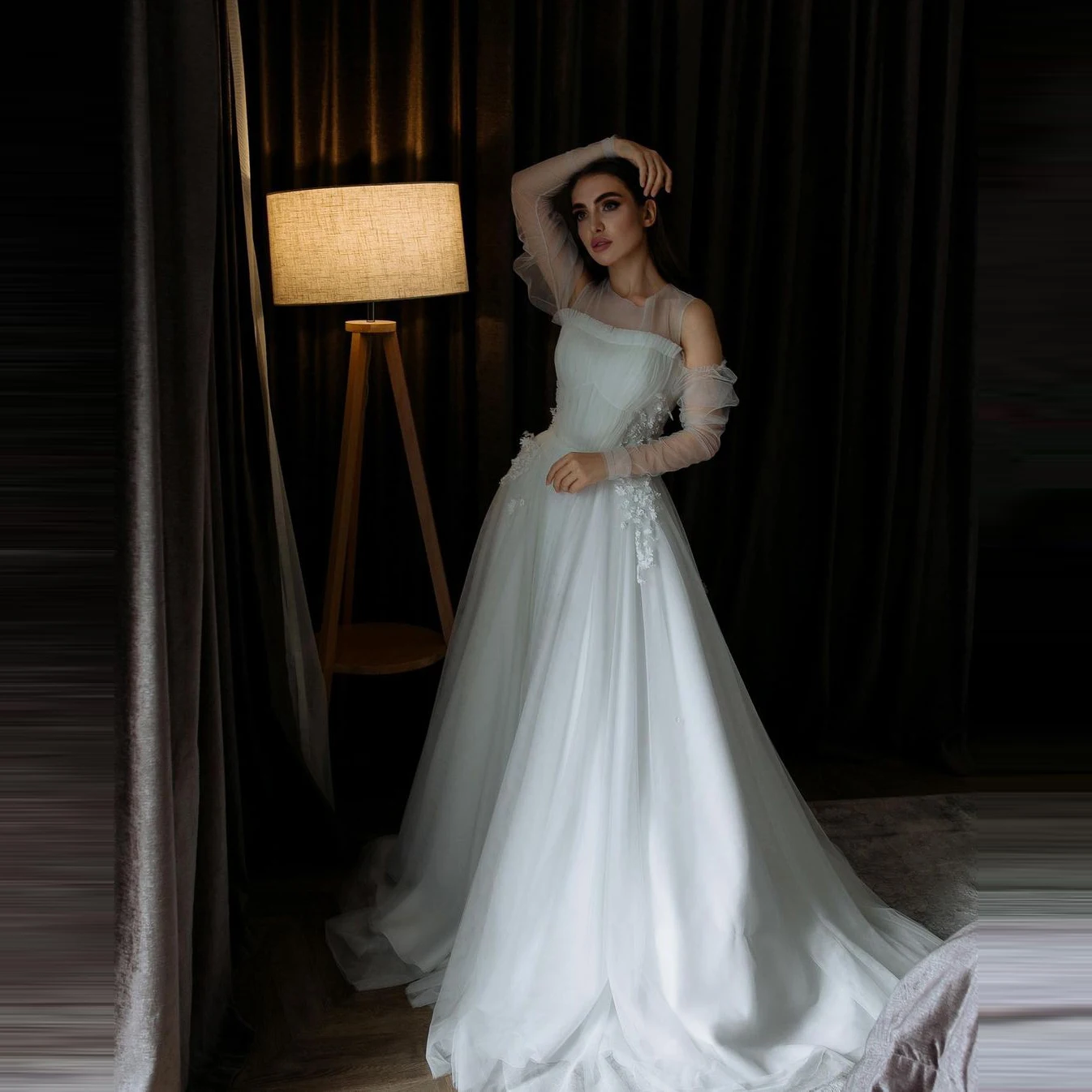 Modern See Thru Tulle A-line Wedding Dresses Pretty Appliques Floral Pleated Long Bridal Gowns Full Sleeves Vestido De Novia
Modern See Thru Tulle A-line Wedding Dresses Pretty Appliques Floral Pleated Long Bridal Gowns Full Sleeves Vestido De Novia