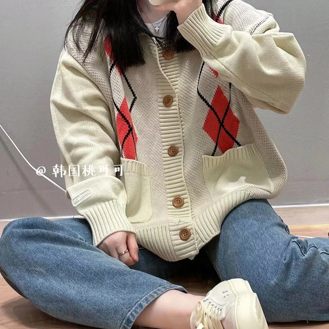 Knitted Cardigan Women Korea Mainbooth Knitted Cardigan Lingge Lapel Sweater Versatile
Knitted Cardigan Women Korea Mainbooth Knitted Cardigan Lingge Lapel Sweater Versatile