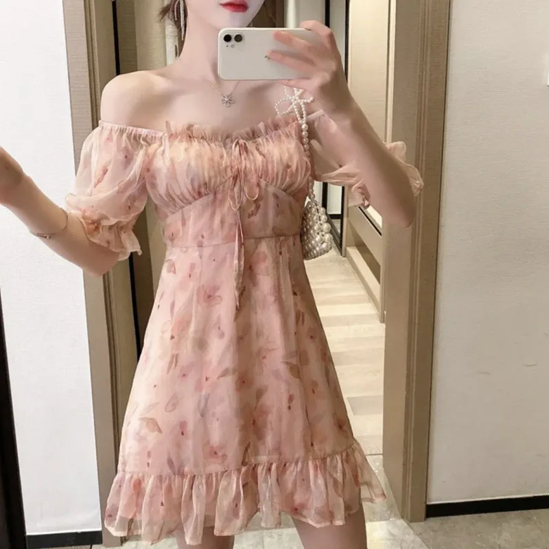 Sweet Dress Women Off Shoulder Puff Sleeve Flower Print Slim Dresses For Women 2021 Summer Korean Elegant Dress Female CX2019
Sweet Dress Women Off Shoulder Puff Sleeve Flower Print Slim Dresses For Women 2021 Summer Korean Elegant Dress Female CX2019