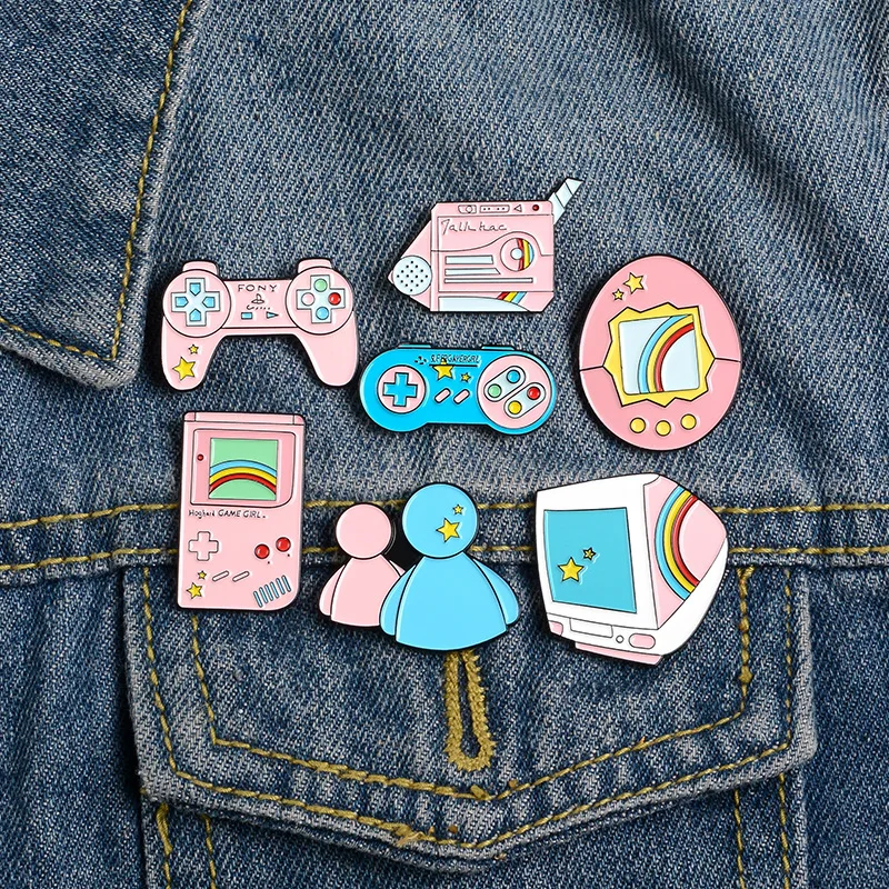 Pink Purple Nostalgic Gashapon Brooches Game Enamel Pins Bag Clothes Lapel Pin Handheld Game Console Badge Jewelry Gift
Pink Purple Nostalgic Gashapon Brooches Game Enamel Pins Bag Clothes Lapel Pin Handheld Game Console Badge Jewelry Gift