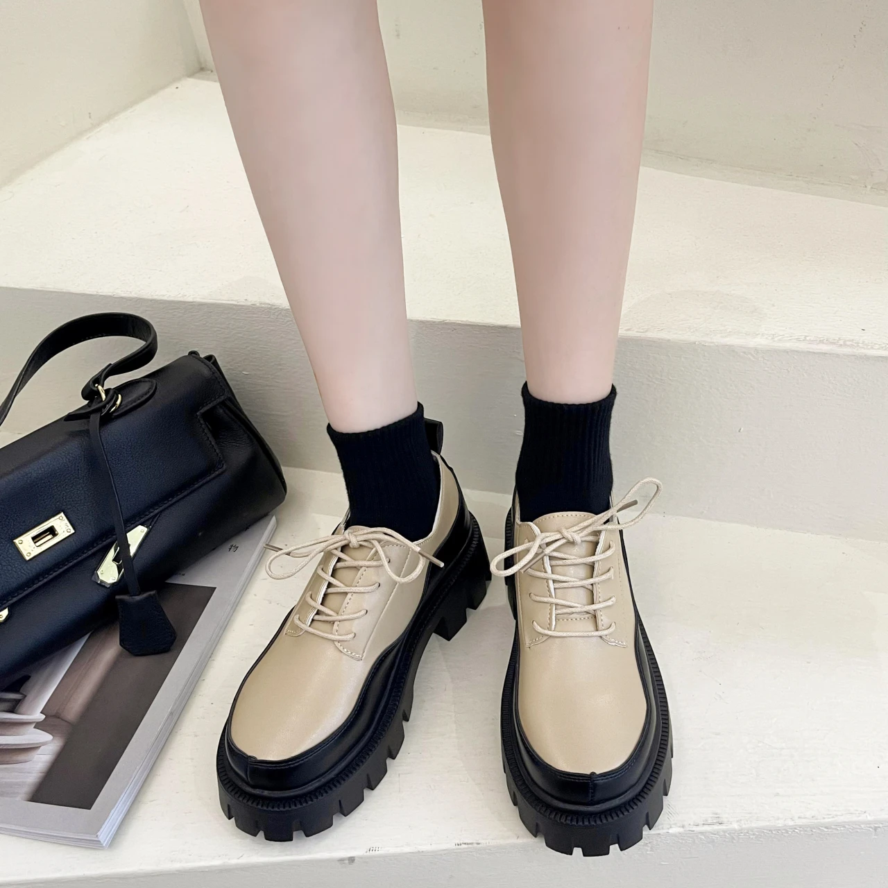 Женские Оксфордские лоферы с круглым носком, подходящие ко всему туфли на шнуровке в британском стиле, женская обувь из искусственной кожи, ...
Женские Оксфордские лоферы с круглым носком, подходящие ко всему туфли на шнуровке в британском стиле, женская обувь из искусственной кожи, ...