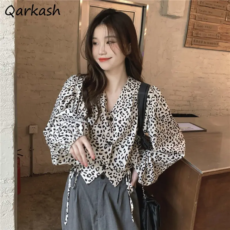 Shirts Women Ins Casual All-match V-Neck Tops Cropped Simple Vintage Top Leopard Korean Style Single Breasted Long Sleeve Chic
Shirts Women Ins Casual All-match V-Neck Tops Cropped Simple Vintage Top Leopard Korean Style Single Breasted Long Sleeve Chic
