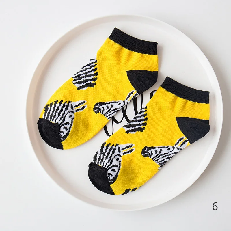 Cartoon women socks Cotton Material Soft Comfortable Foot Socks Funny Cute Multicolor Breathable Hosiery Printing Fashion Socks
Cartoon women socks Cotton Material Soft Comfortable Foot Socks Funny Cute Multicolor Breathable Hosiery Printing Fashion Socks