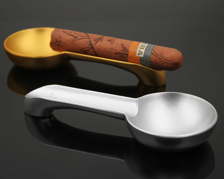 COHIBA Stainless Steel Gloss Car Cigar Ashtray Portable Cigar Holder Ashtrays With Single Rest Ash Slot Gift Box Packaging CL034
COHIBA Stainless Steel Gloss Car Cigar Ashtray Portable Cigar Holder Ashtrays With Single Rest Ash Slot Gift Box Packaging CL034