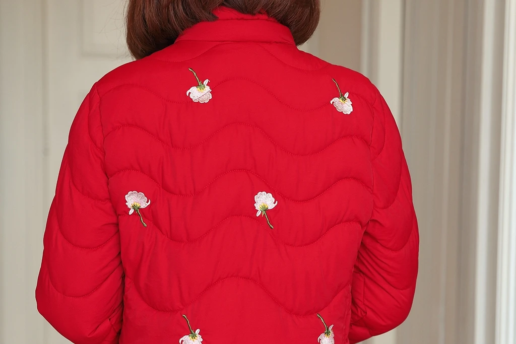 Embroidery Pattern Long Overcoat Autumn Winter Jacket Women Coat Female Stand Winter Jacket Women Warm Casual Hooded Parkas
Embroidery Pattern Long Overcoat Autumn Winter Jacket Women Coat Female Stand Winter Jacket Women Warm Casual Hooded Parkas
