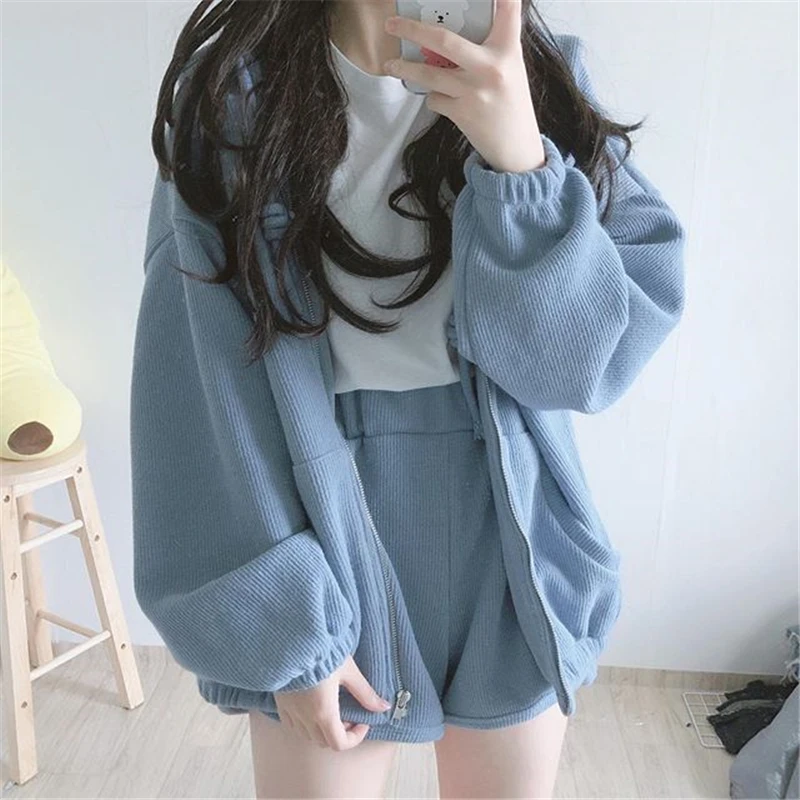 2021 New Sweet Tracksuit Women Autumn Winter Female Casual Korean Hooded Zipper Sweatshirt+Shorts Loose Sports Two-piece Suit
2021 New Sweet Tracksuit Women Autumn Winter Female Casual Korean Hooded Zipper Sweatshirt+Shorts Loose Sports Two-piece Suit