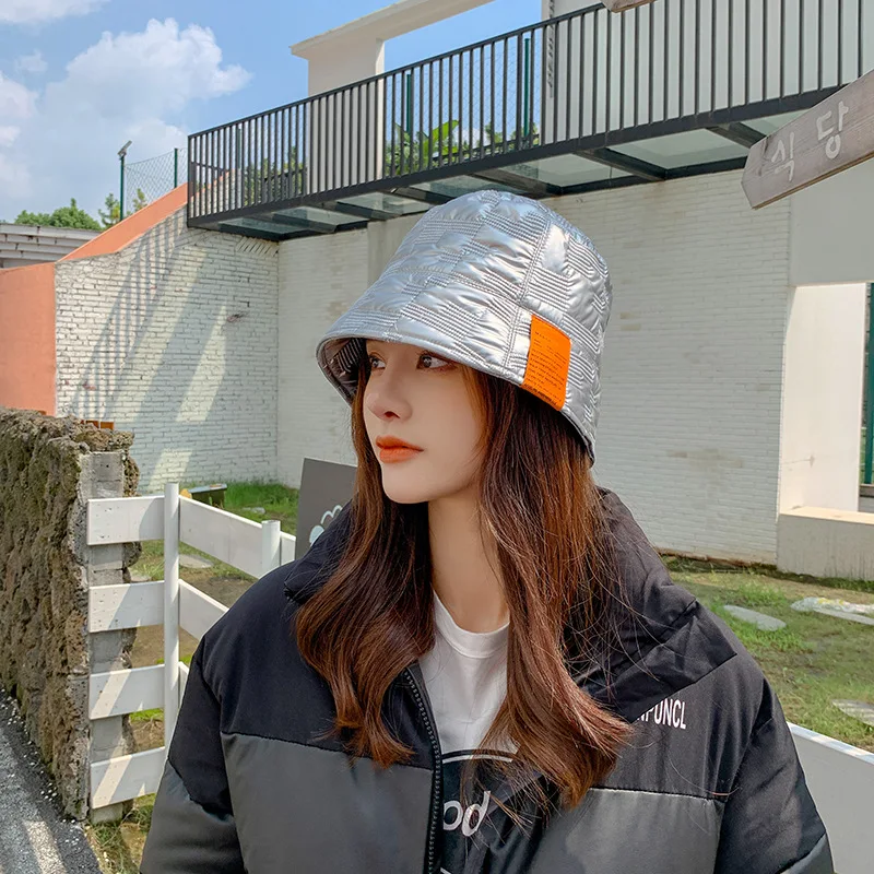 2021 Fisherman Hat Women Winter PU Cotton Fashion Letter Mark Basin Hat Street Trend Wild Flat Top Warm Bucket Hat
2021 Fisherman Hat Women Winter PU Cotton Fashion Letter Mark Basin Hat Street Trend Wild Flat Top Warm Bucket Hat