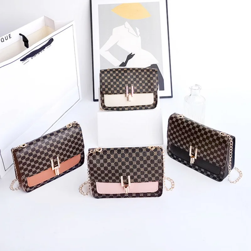 Female Bag 2021 New Messenger Bag Fashion Trend Printing Chain Bag Cheap Small Square Bag Women's Handbags
Female Bag 2021 New Messenger Bag Fashion Trend Printing Chain Bag Cheap Small Square Bag Women's Handbags