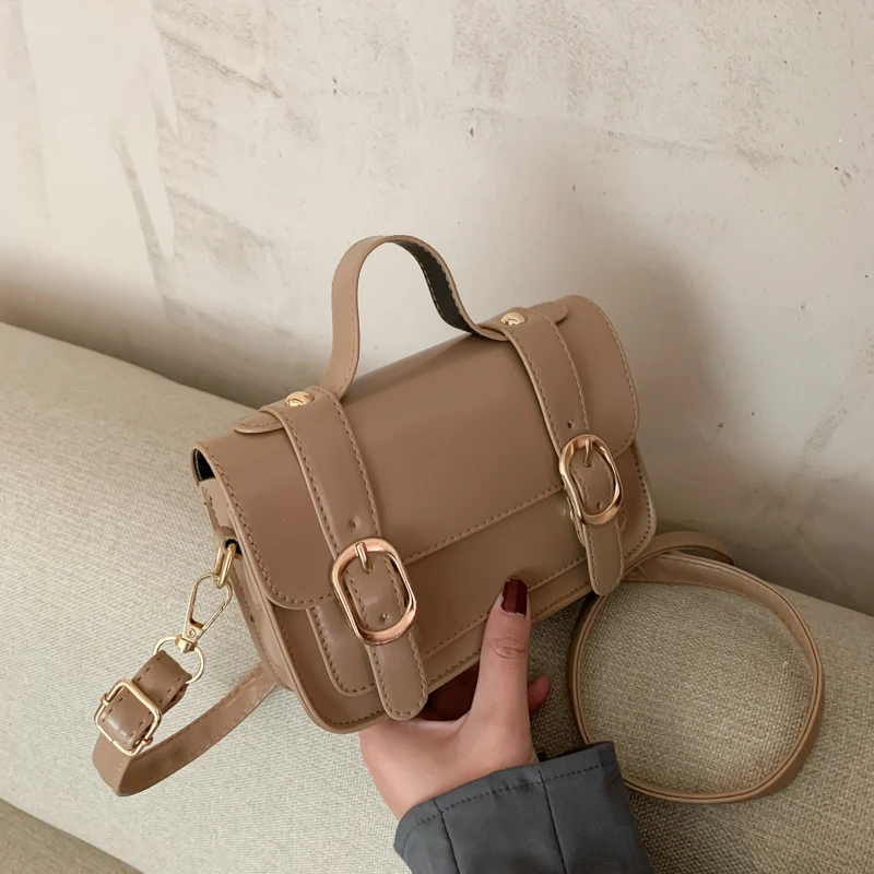 New Woman Shoulder Bag Fashionable Simple Chain Messenger Bag High Quality Luxury Designer Handbag 2021 New Female Underarm Bag 
New Woman Shoulder Bag Fashionable Simple Chain Messenger Bag High Quality Luxury Designer Handbag 2021 New Female Underarm Bag