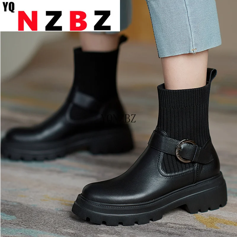 2022 Autumn New Fashion Platform Round Head Women's Casual Boots Square Heel Buckle Splicing Elasticity Women's Casual Boots
2022 Autumn New Fashion Platform Round Head Women's Casual Boots Square Heel Buckle Splicing Elasticity Women's Casual Boots