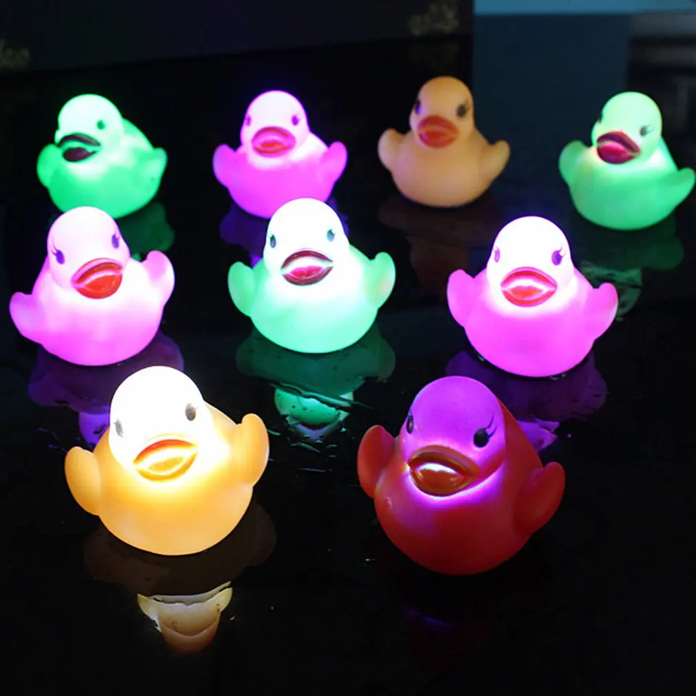 Светодиодная Индукционная подсветка светящаяся в воде детская игрушка виде утки