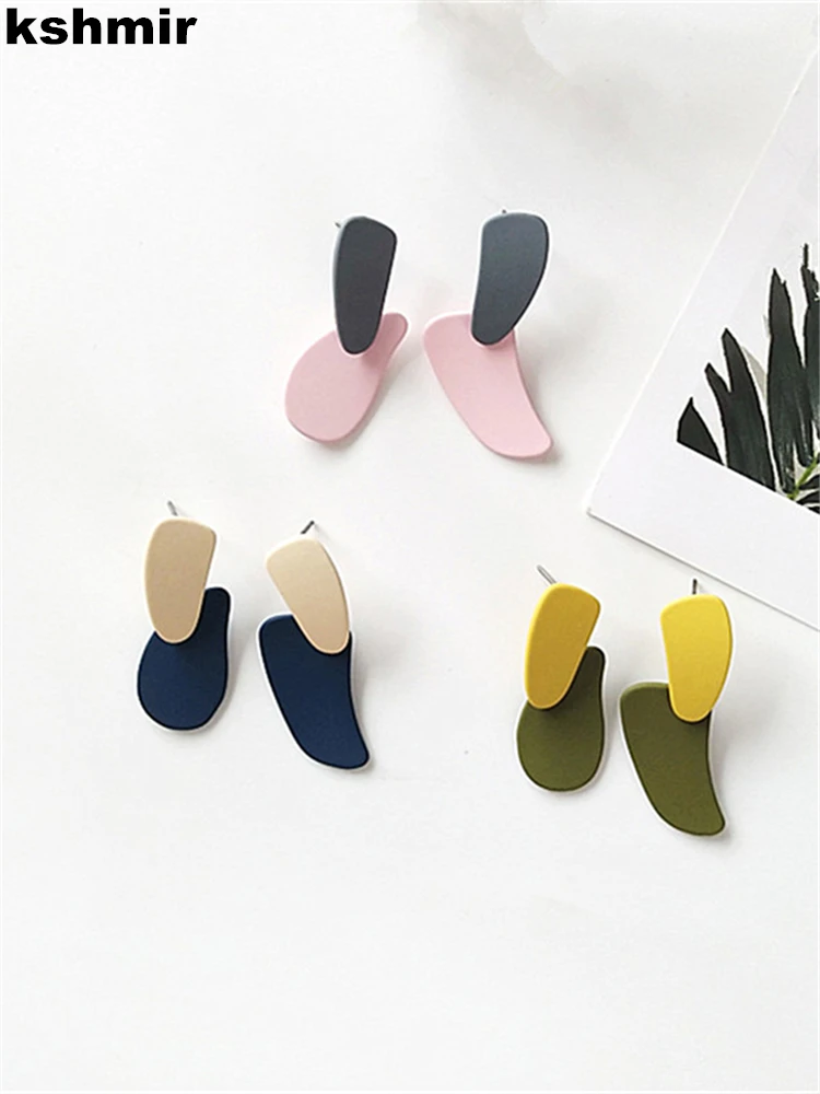 kshmir 2021 Korea New color matching women's earrings Fashion metal paint irregular earrings girl's birthday party
kshmir 2021 Korea New color matching women's earrings Fashion metal paint irregular earrings girl's birthday party
