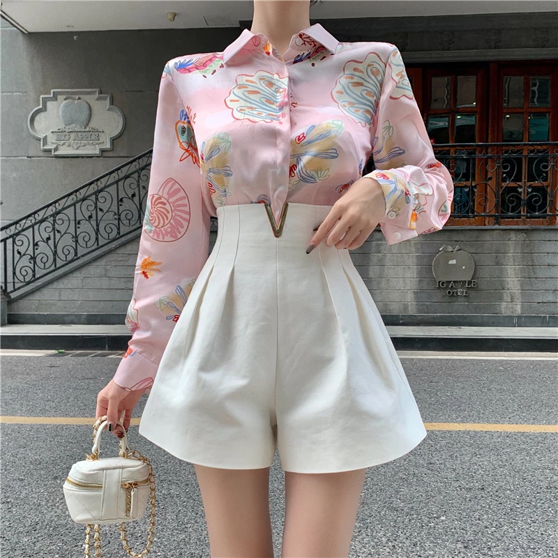 New Korean Style Women Fall Suits Fashion Loose Thin Casual Long Sleeve Shirt Blouse + High Waist Wide Leg Shorts Two Piece Set
New Korean Style Women Fall Suits Fashion Loose Thin Casual Long Sleeve Shirt Blouse + High Waist Wide Leg Shorts Two Piece Set