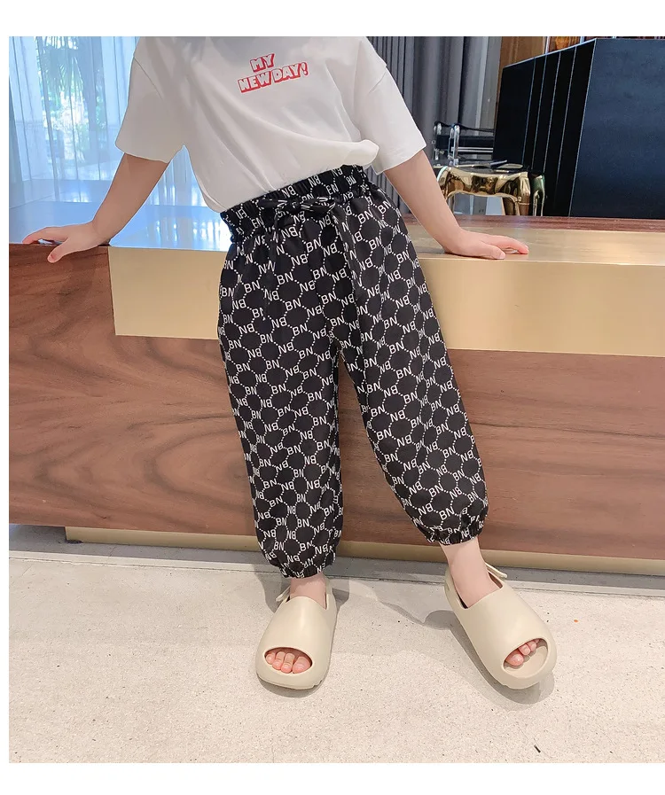 Girls Korean trousers 2021 summer new children's chiffon casual pants baby foreign style loose anti-mosquito pants breathable pa
Girls Korean trousers 2021 summer new children's chiffon casual pants baby foreign style loose anti-mosquito pants breathable pa