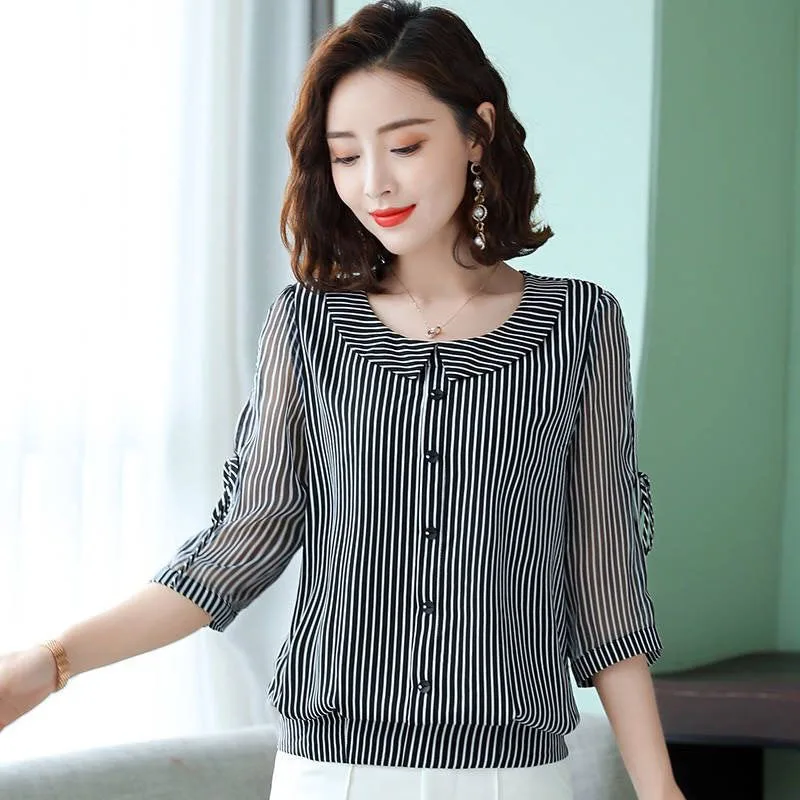 Women Spring Summer Style Chiffon Blouses Shirts Lady Casual Half Sleeve Peter Pan Collar Striped Patchwork Blusas Tops
Women Spring Summer Style Chiffon Blouses Shirts Lady Casual Half Sleeve Peter Pan Collar Striped Patchwork Blusas Tops