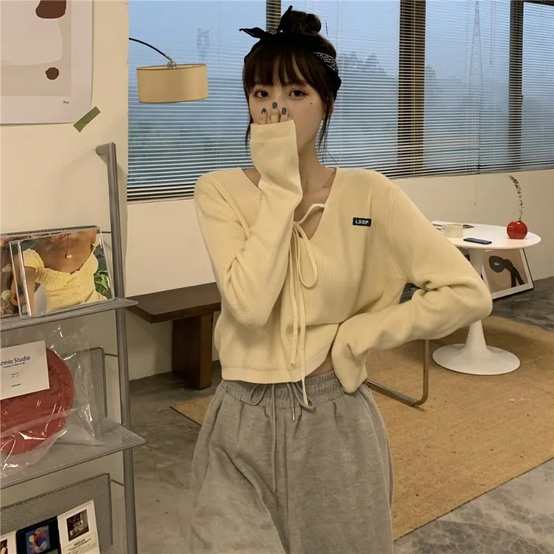 Cropped Sweaters Women Spring Fall Lace-up Chic V-neck Design Solid Ladies Knitwear Soft All-match Sweet Preppy Pullover Lady
Cropped Sweaters Women Spring Fall Lace-up Chic V-neck Design Solid Ladies Knitwear Soft All-match Sweet Preppy Pullover Lady