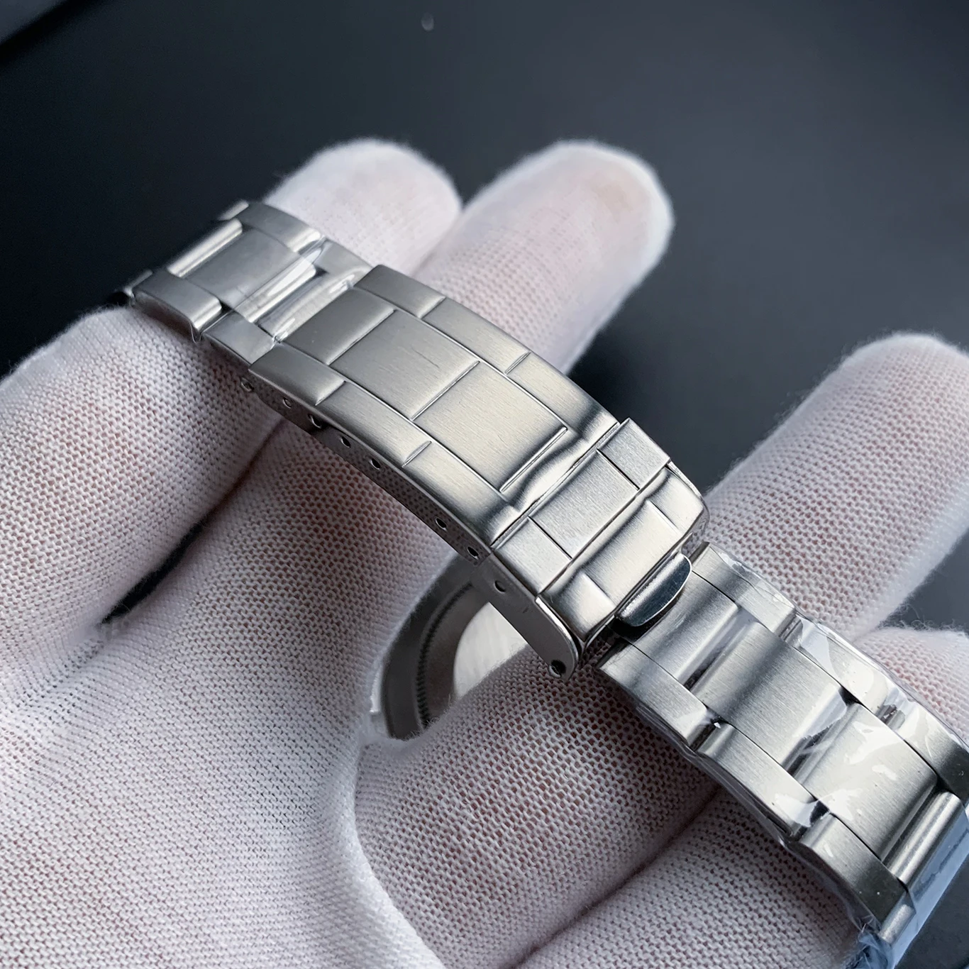 Aluminum Bezel Automatic 1960 Retro 39.5mm Black Dial Luminous Hands Acrylic Glass Nh35 Stainless Steel Watch Case Non-LOGO D237
Aluminum Bezel Automatic 1960 Retro 39.5mm Black Dial Luminous Hands Acrylic Glass Nh35 Stainless Steel Watch Case Non-LOGO D237