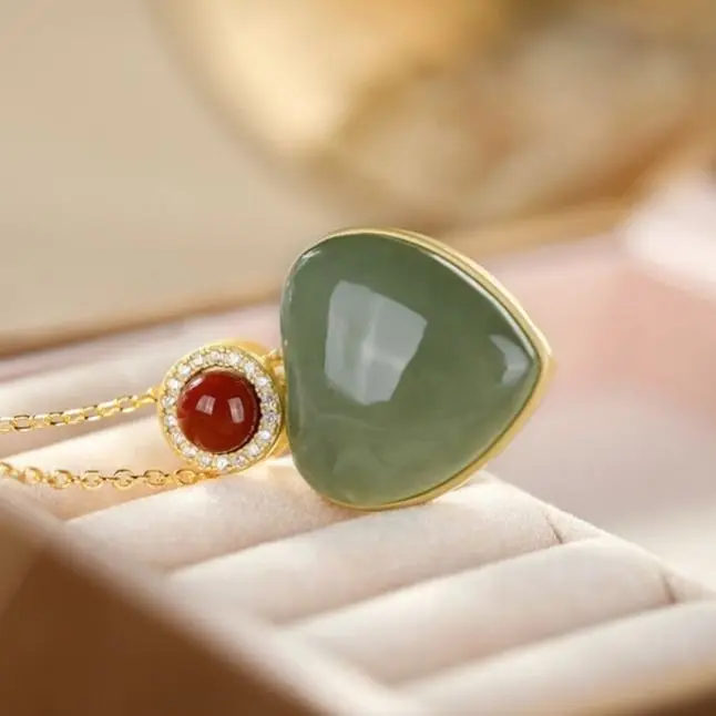 2021 hot new New Chinese Style style Natural Hetian Jade Gray Jade Lock of Good Wishes Graceful Personality Ladies' Pendant
2021 hot new New Chinese Style style Natural Hetian Jade Gray Jade Lock of Good Wishes Graceful Personality Ladies' Pendant