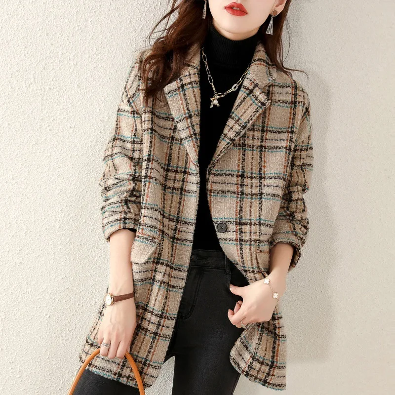 Fashion Women's Plaid Woolen Coat Tops NEW Autumn Winter Jackets Retro Single-Breasted Casual Wool Blended Suit Jacket Female
Fashion Women's Plaid Woolen Coat Tops NEW Autumn Winter Jackets Retro Single-Breasted Casual Wool Blended Suit Jacket Female
