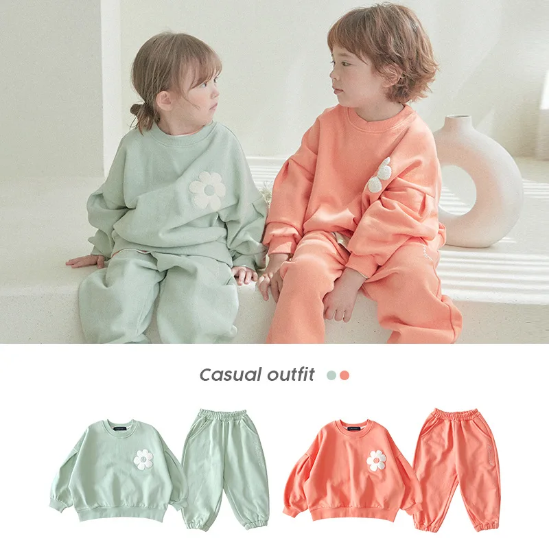Autumn Winter Children's Suit Round Neck Plush Sweater Pants Fresh Color Flowers Boys Girls Home Outdoor Two-Piece Set 2021 NEW
Autumn Winter Children's Suit Round Neck Plush Sweater Pants Fresh Color Flowers Boys Girls Home Outdoor Two-Piece Set 2021 NEW