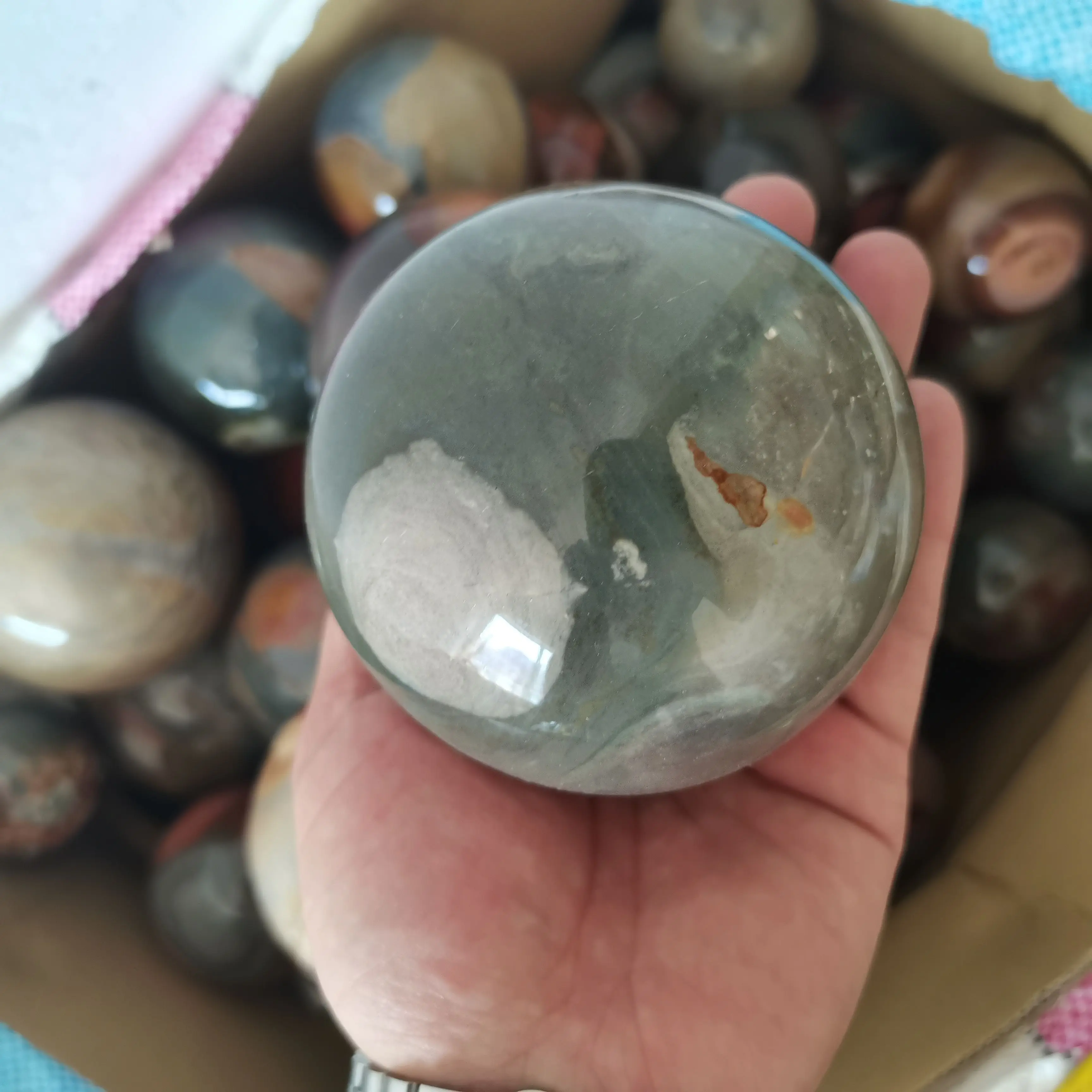 Beautiful Natural Sea Stone Agate Ball With Heavy Flash as Gift Wholesale For Home Decor
Beautiful Natural Sea Stone Agate Ball With Heavy Flash as Gift Wholesale For Home Decor