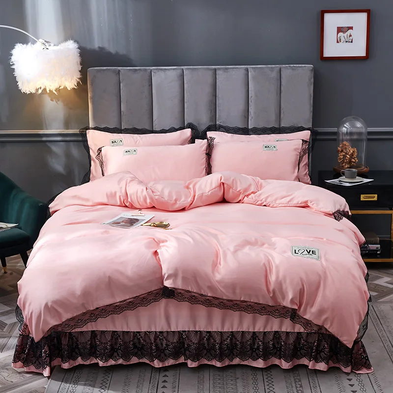 Solid Color Bedding Set Wedding Home Textile Lace Edge Charming Bed Skirt Comforter Sets 4pcs couverture de lit adulte T320
Solid Color Bedding Set Wedding Home Textile Lace Edge Charming Bed Skirt Comforter Sets 4pcs couverture de lit adulte T320