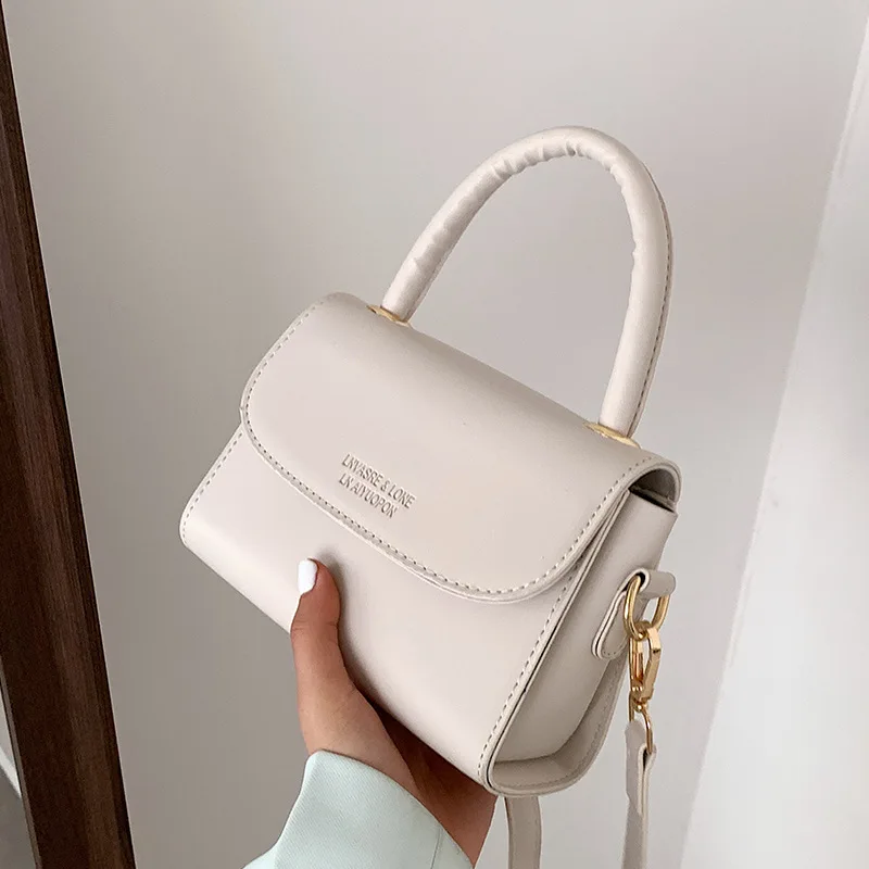 High-quality Korean Version of The Pure Color Handbag 2021 New Trendy Fashion Hand Ladies Small Square Bag Net Red Messenger Bag
High-quality Korean Version of The Pure Color Handbag 2021 New Trendy Fashion Hand Ladies Small Square Bag Net Red Messenger Bag