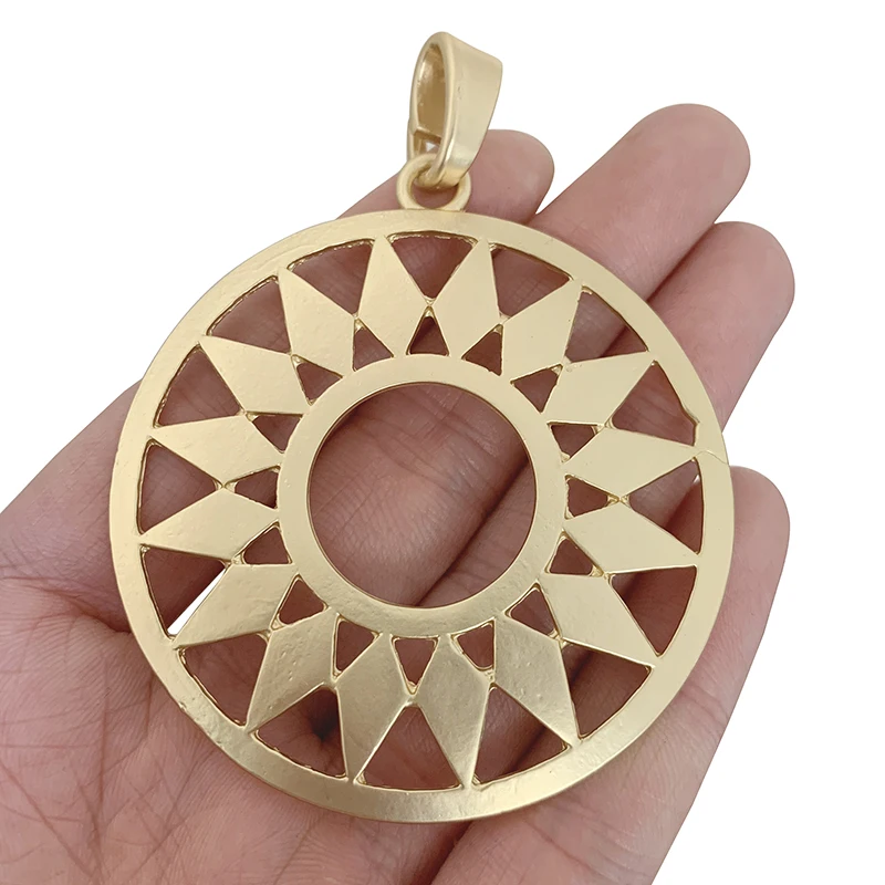 1 x Matt Gold Color Large Boho Hollow Flower Round Charms Pendants for Necklace Jewelry Making Findings Accessories
1 x Matt Gold Color Large Boho Hollow Flower Round Charms Pendants for Necklace Jewelry Making Findings Accessories