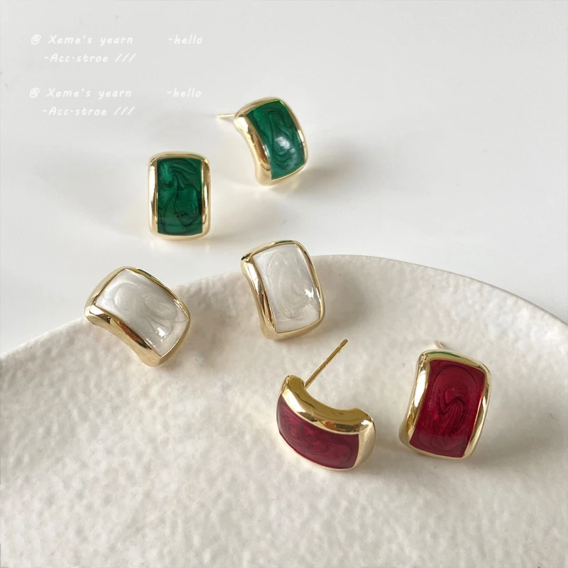 2021 New Retro Enamel Drop Glaze Green Geometric Stud Earrings For Woman Simple Accessories Fashion Jewelry For Korean Girls
2021 New Retro Enamel Drop Glaze Green Geometric Stud Earrings For Woman Simple Accessories Fashion Jewelry For Korean Girls