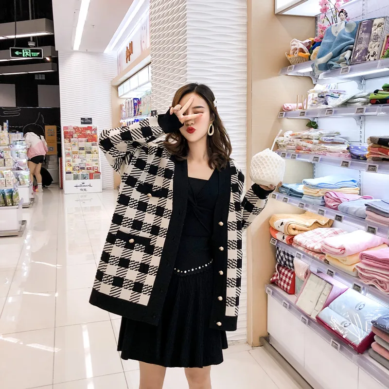 Женский винтажный свитер в клетку, кардиган средней длины, пальто для ленивых, весна-осень 2021
Женский винтажный свитер в клетку, кардиган средней длины, пальто для ленивых, весна-осень 2021