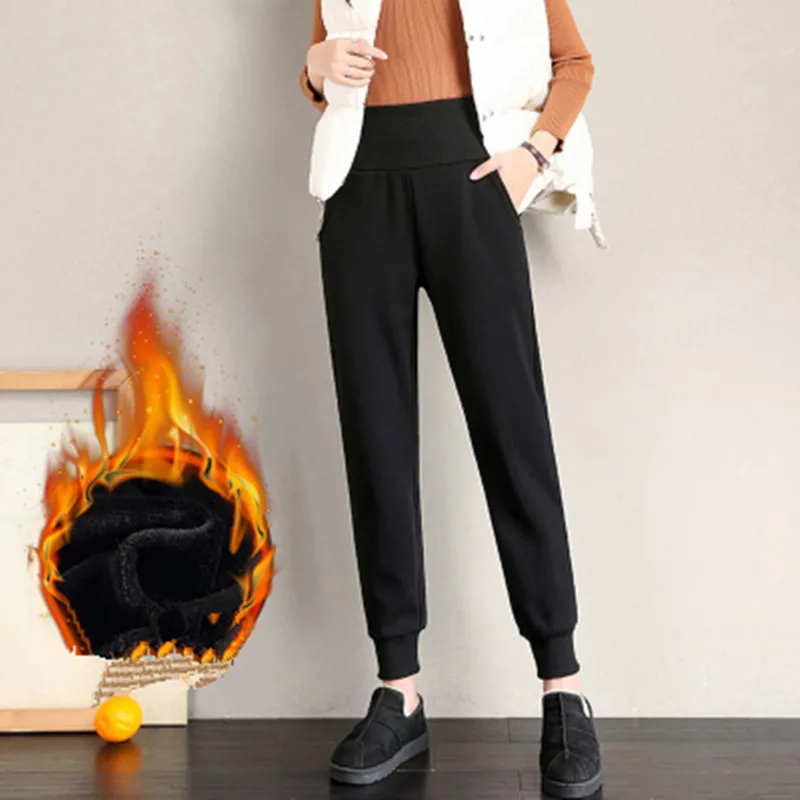 Women's Solid Black Sport Sweatpants 2020 Thickening Haram Pants Winter Warm Fleece Pants Jogger Mujer New Trousers P9438
Women's Solid Black Sport Sweatpants 2020 Thickening Haram Pants Winter Warm Fleece Pants Jogger Mujer New Trousers P9438