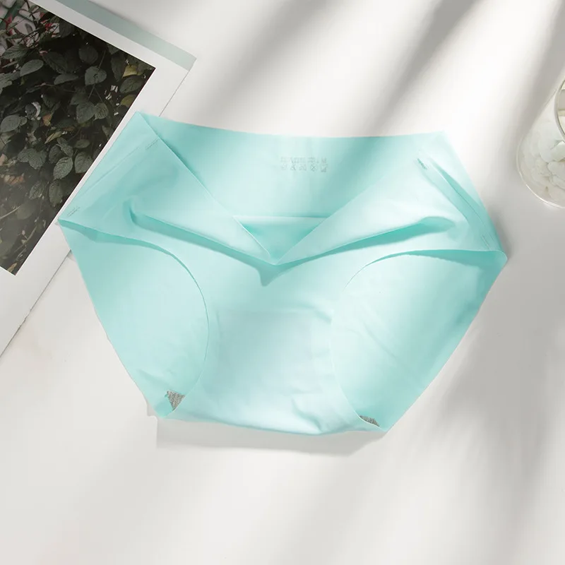 Explosive ice silk seamless, comfortable, elastic, breathable, ultra-thin, pure cotton crotch, low waist, ladies briefs 
Explosive ice silk seamless, comfortable, elastic, breathable, ultra-thin, pure cotton crotch, low waist, ladies briefs