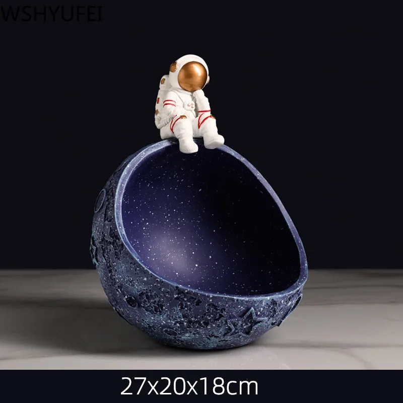 Creative Astronaut Resin Statue Home Decor Living Room TV Cabinet Desk Decorations Snacks Fruit Key Display Stand Storage Tools
Creative Astronaut Resin Statue Home Decor Living Room TV Cabinet Desk Decorations Snacks Fruit Key Display Stand Storage Tools