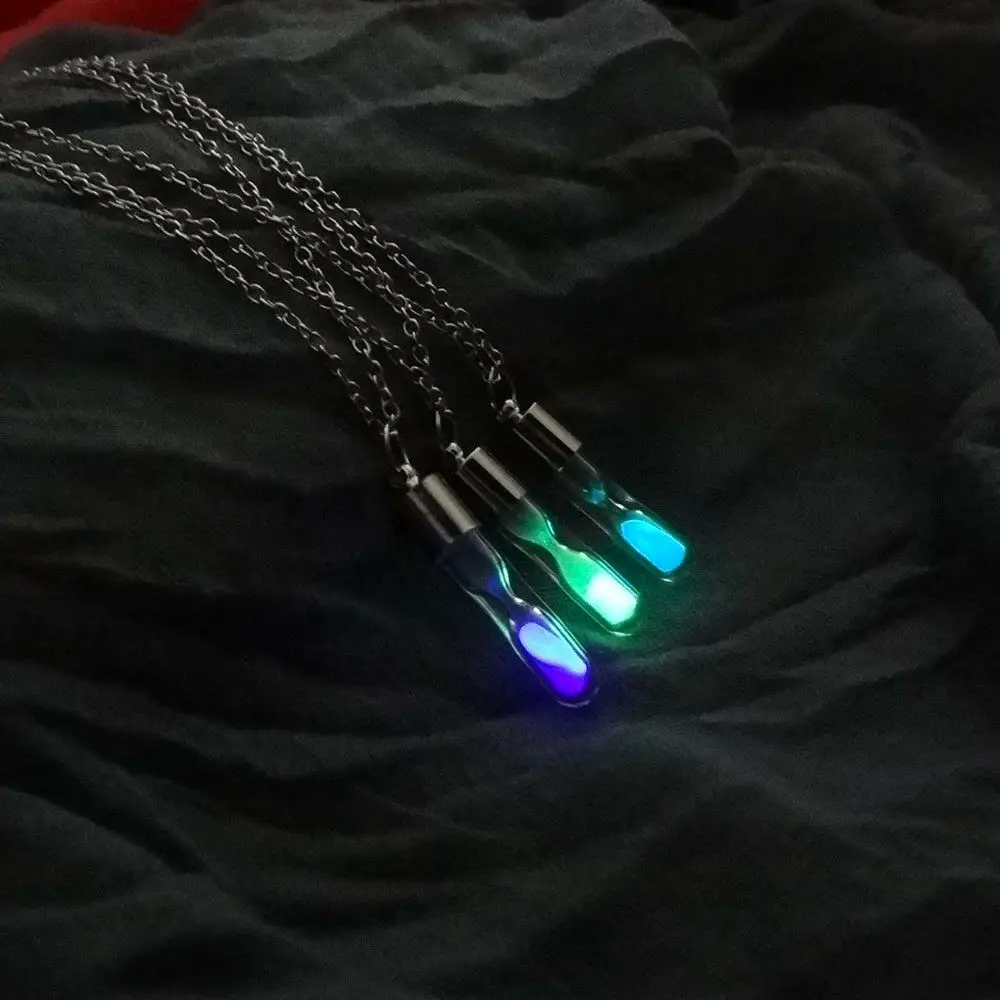 Women Men Glowing Luminous Sand Timer Pendant Glass Hourglass Bottle Necklace Ladies Couple Gift Lovers
Women Men Glowing Luminous Sand Timer Pendant Glass Hourglass Bottle Necklace Ladies Couple Gift Lovers
