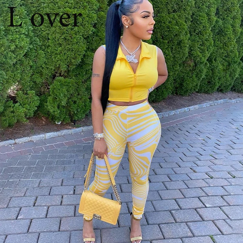 Casual Streetwear Style Women 2 Piece Sets Sleeveless Turn-Down Collar Zipper Crop Top Print Leggings Skinny Tracksuit Female
Casual Streetwear Style Women 2 Piece Sets Sleeveless Turn-Down Collar Zipper Crop Top Print Leggings Skinny Tracksuit Female