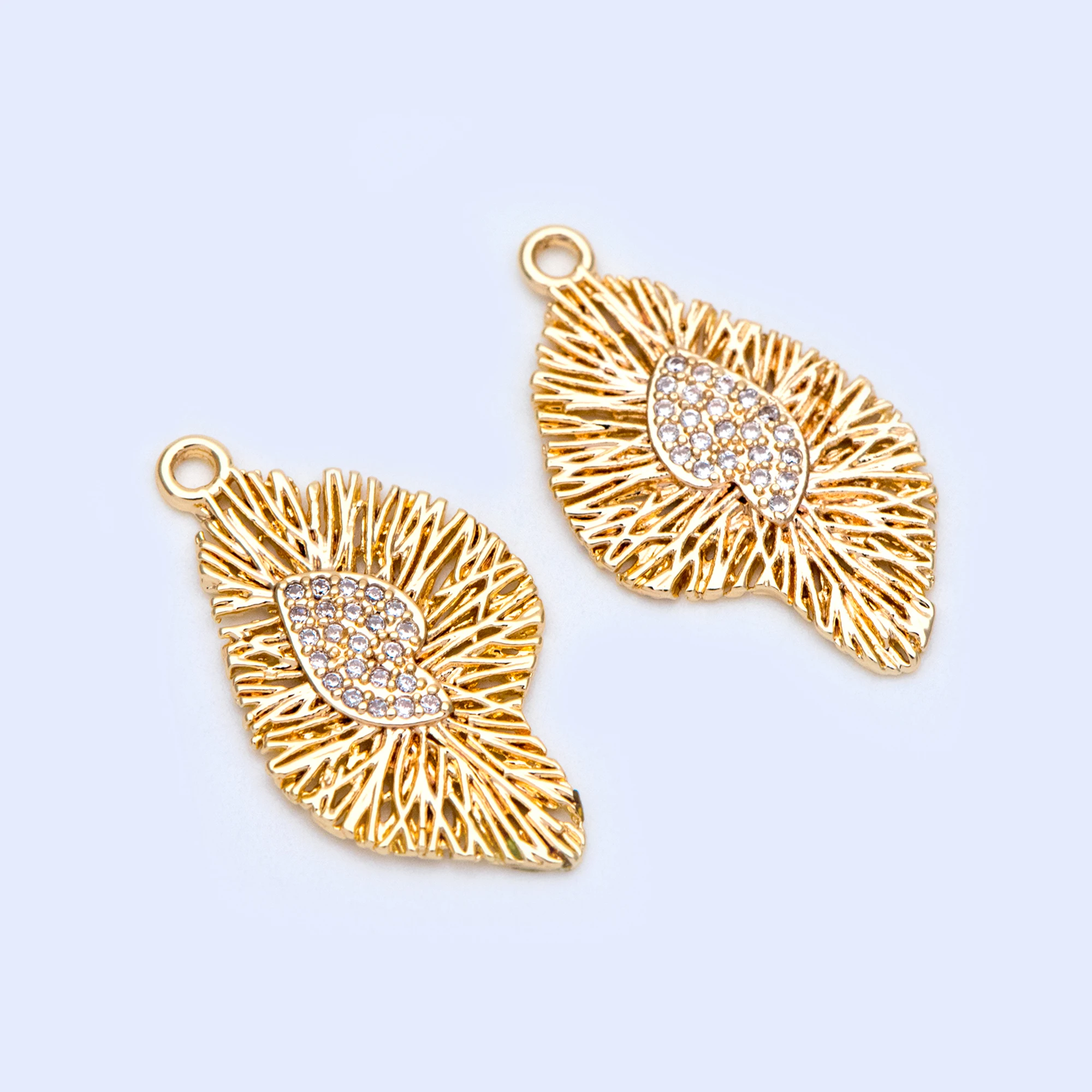 10pcs=5pairs Gold plated Brass Micro Paved Filigree Irregular Drop Charms Pendants, 24x14mm (GB-1115)
10pcs=5pairs Gold plated Brass Micro Paved Filigree Irregular Drop Charms Pendants, 24x14mm (GB-1115)