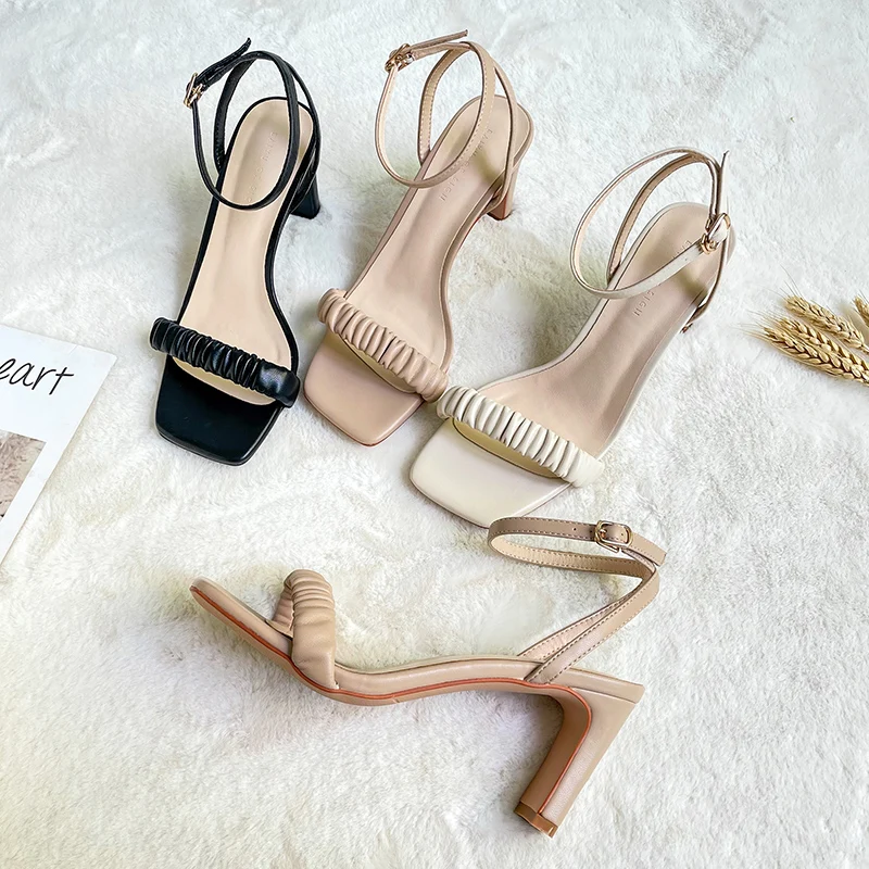 2021 Summer Women Sandals High Heels Shoes Woman Thick Heel Sexy Ankle Strap Pleated Solid Black Sexy Comfortable Beach Sandals
2021 Summer Women Sandals High Heels Shoes Woman Thick Heel Sexy Ankle Strap Pleated Solid Black Sexy Comfortable Beach Sandals