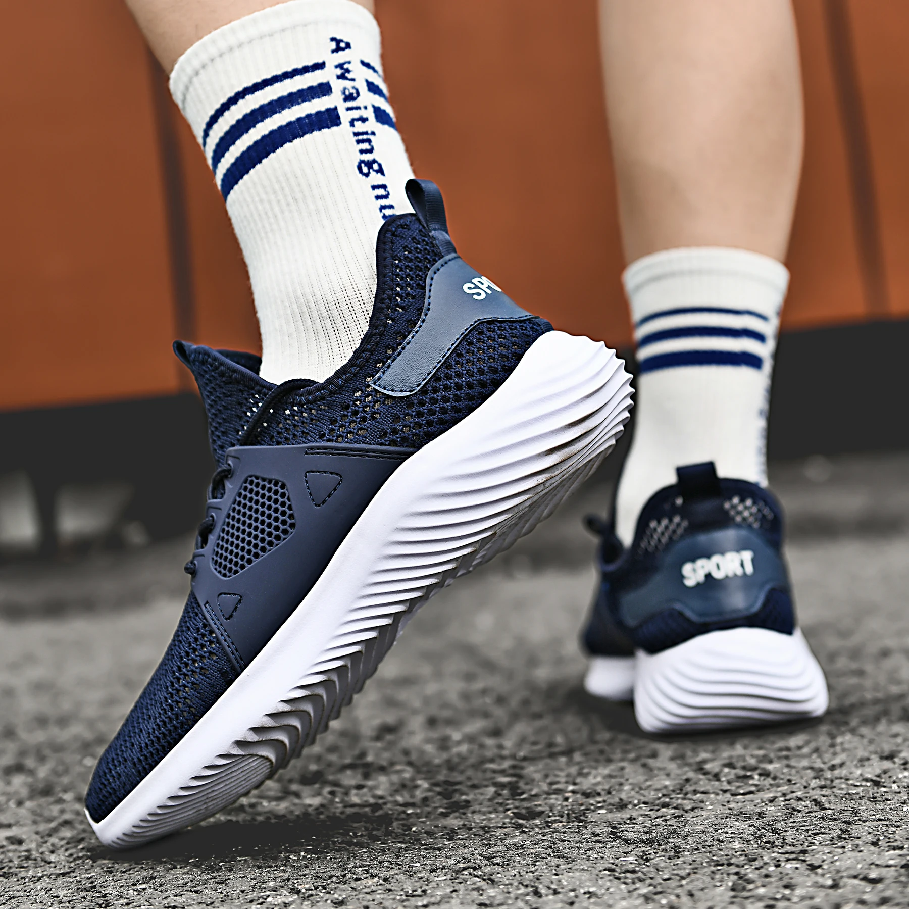 Breathable Sneakers Men Scarpe Uomo Mesh Quick-Dry Lightweight Lace Up 3 Colors Men'S Shoes 2021 Taille 46
Breathable Sneakers Men Scarpe Uomo Mesh Quick-Dry Lightweight Lace Up 3 Colors Men'S Shoes 2021 Taille 46