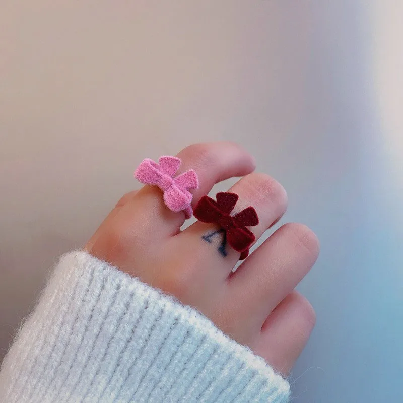 Korean New Wine Red Flocking Bow Rings for Women Winter Fashion Velvet Wedding Ring Streetwear Jewelry Friends Gift Wholesale
Korean New Wine Red Flocking Bow Rings for Women Winter Fashion Velvet Wedding Ring Streetwear Jewelry Friends Gift Wholesale